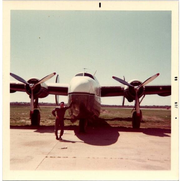 Vietnam War Plane Picture With Polit Posing For Take Off To War 2 Actual Picture - Picture 1 of 2